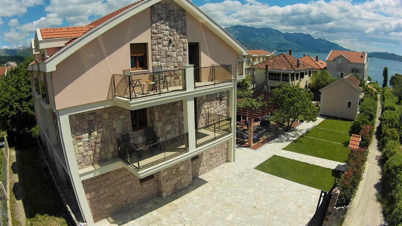 Vila La Vita Del Mare Bijela Bagian luar foto